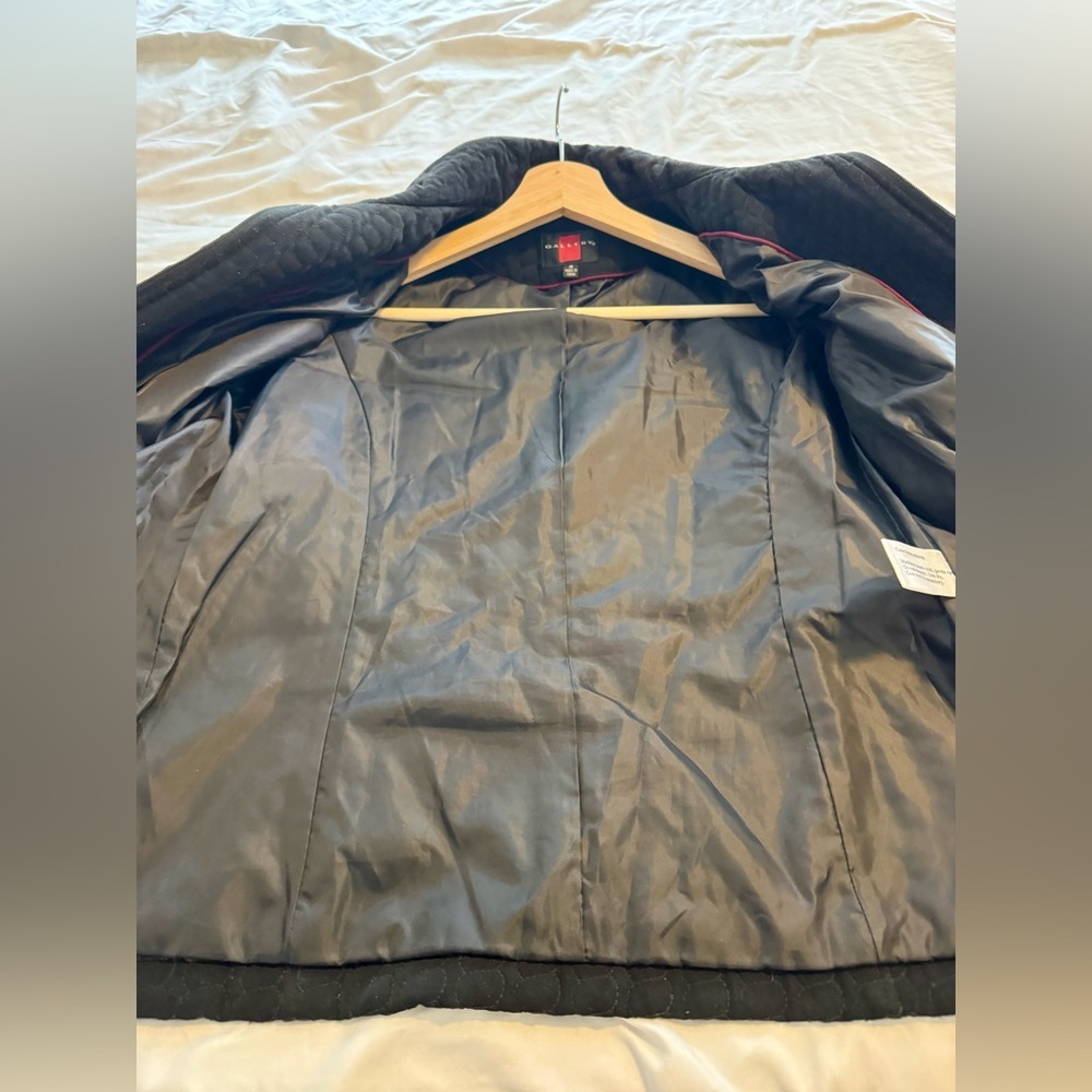 Black Quilted Women's Gallery Jacket Coat Size Medium - Picture 11 of 11